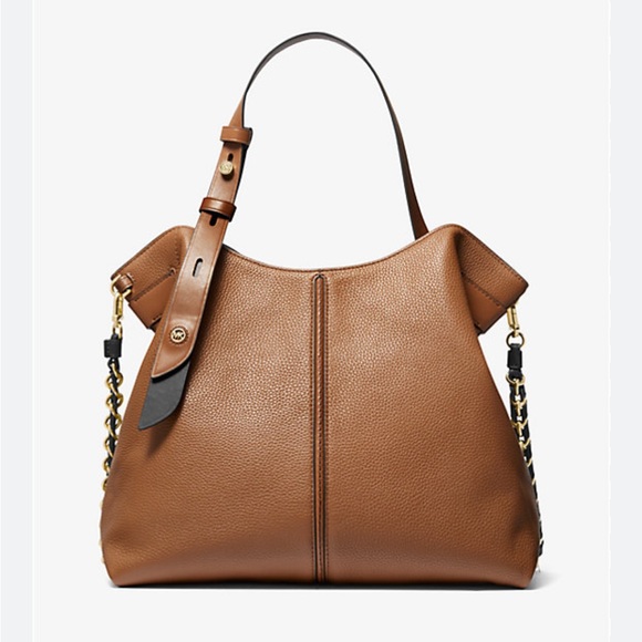 Michael Kors Handbags - Michael Kors Downtown Astor Large Pebbled leather shoulder bag